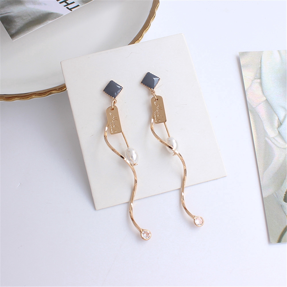 Bông tai dạng xỏ kim loại phối tua rua lượn sóng đính đá kiểu dáng đơn giản thời trang