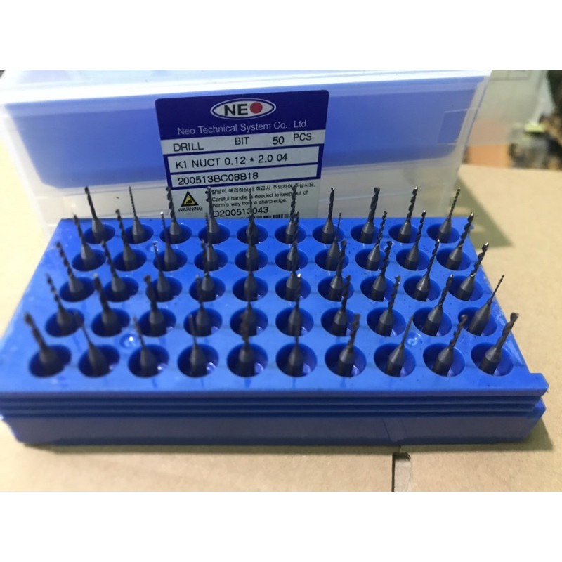 Hộp 50 mũi khoan cnc hàng nội địa nhật thanh lý