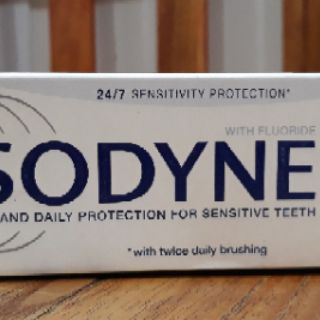 Kem đánh răng Sensodyne 100g