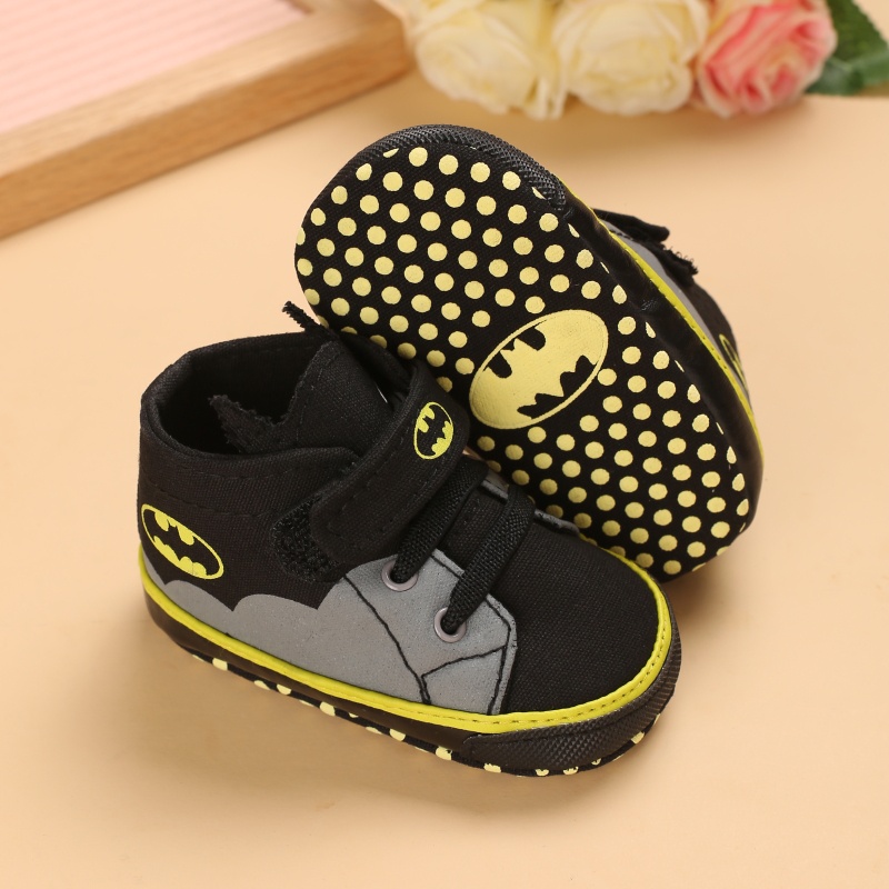Giày Đế Mềm Chống Trượt Hình Batman Cho Bé Trai 0-18 Tháng Tuổi