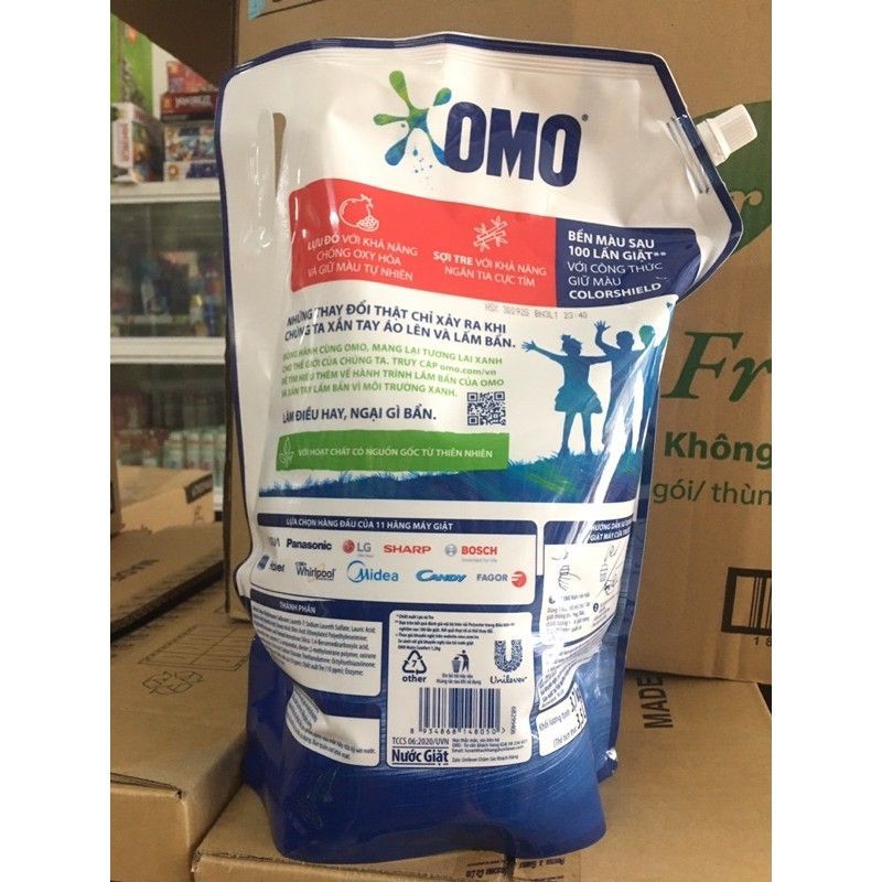 1 túi nước giặt Omo Matic cửa trước 3,7kg