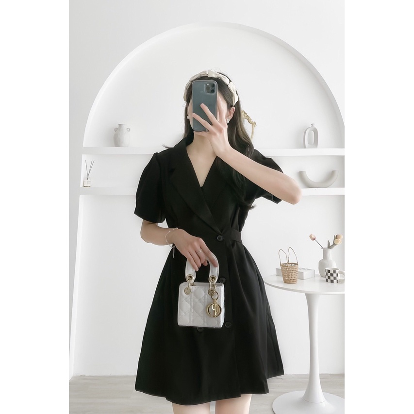 Váy đen cổ vest buộc eo cúc cài Junstore chất đẹp tay bồng tôn eo dáng form đẹp vaycovestbuoceo32