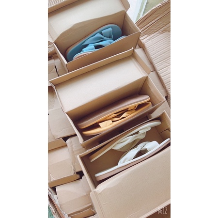 Hàng sẵn: Dép lê hở ngón quai chéo da Pu êm mềm thời trang ulzzang