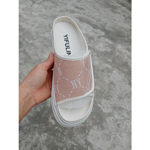dép một bản ngang