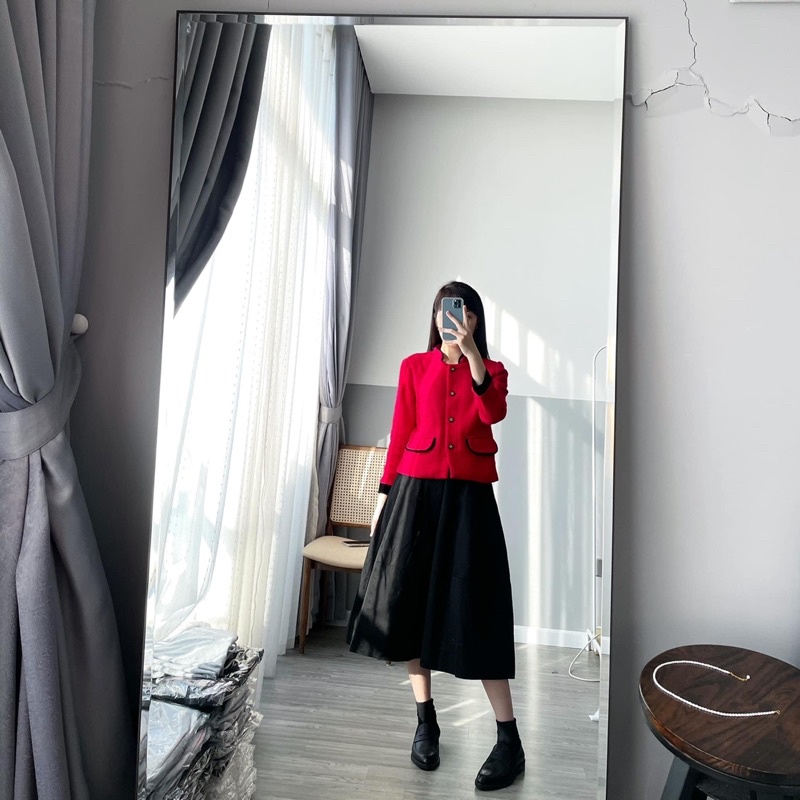 Áo khoác dạ đỏ pha viền đen chuẩn NT closet