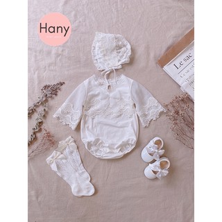 Body trắng Nơ ngực -Ren tay lửng