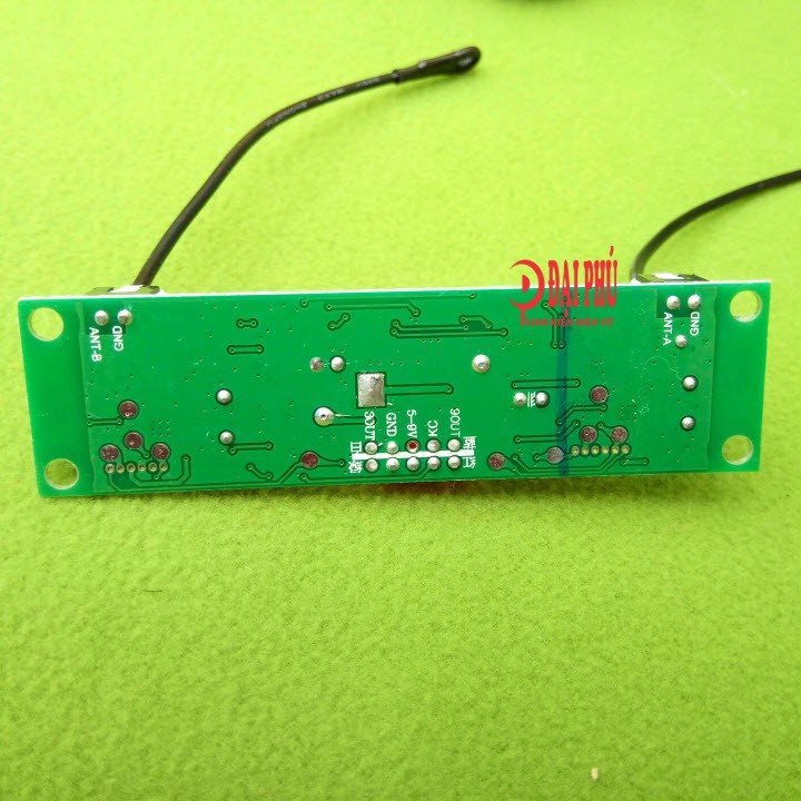 Micro không dây đôi UHF tần số 740.3Mhz – 755.3 Mhz CHỐNG HÚ cao cấp loa kéo - SET được tần số - nhôm nguyên khối