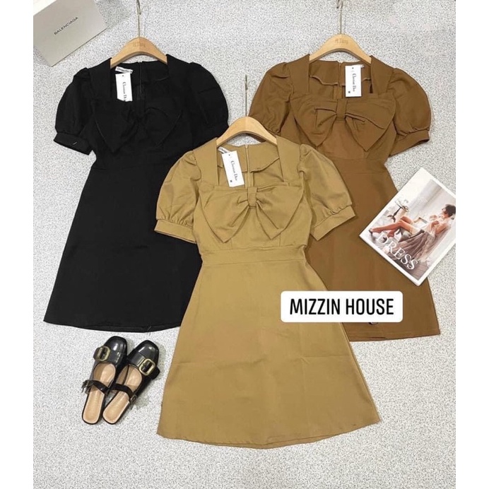 Váy cổ vuông nơ ngực dáng chữ A