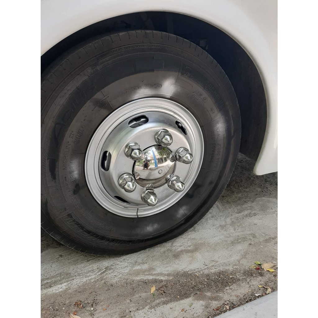 CHỤP  LÁP INOX CHO TẤT CẢ CAC DÒNG XE TẢI , Ô TÔ, XE HƠI ISUZU...........