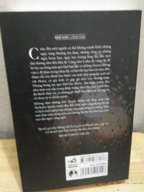 Sách - Kẻ giấu mặt - Nicholas Sparks