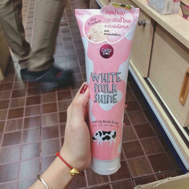 Tẩy da chết toàn thân.