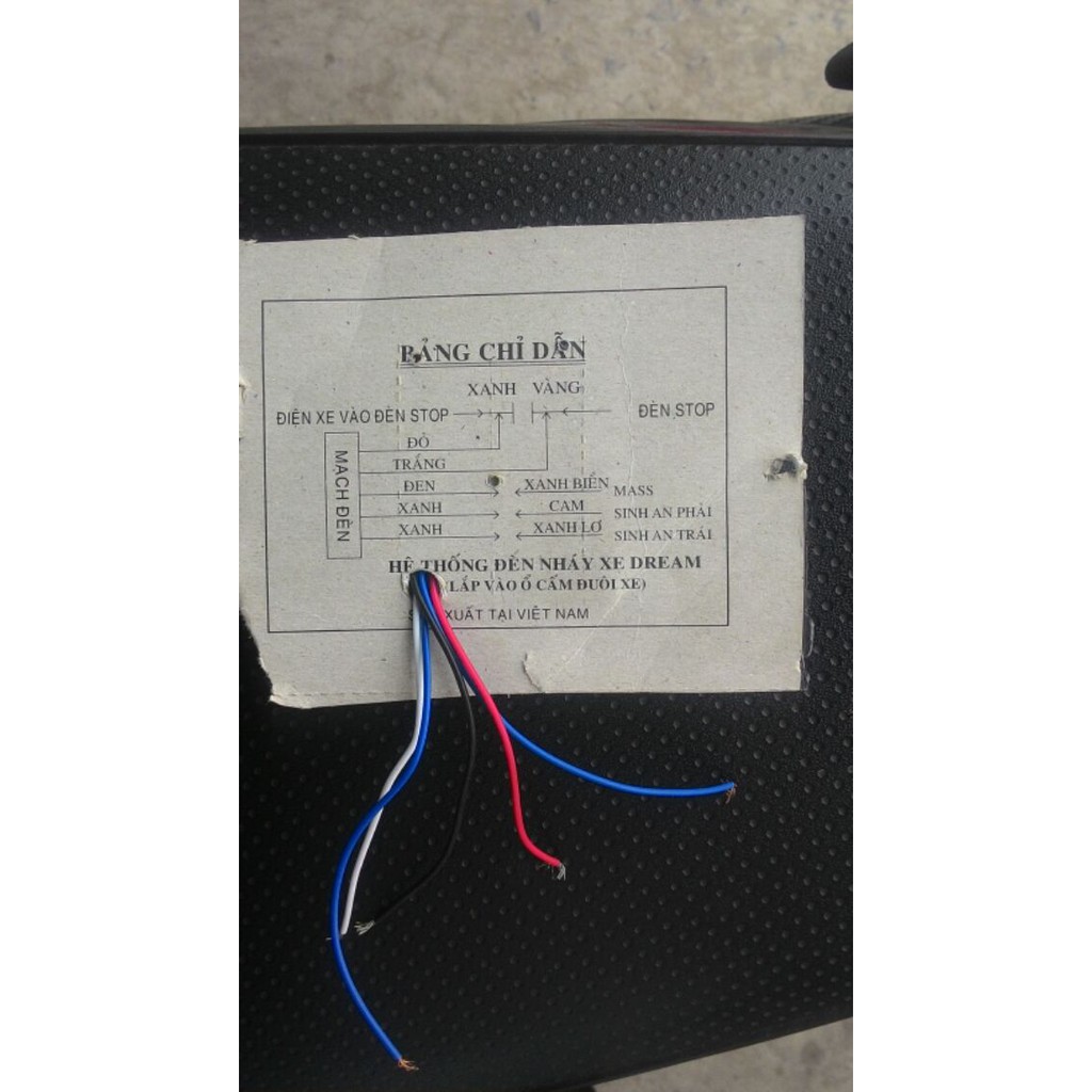 Cục chớp  ĐÈN XIN NHAN đá qua đá lại - dochoixemay