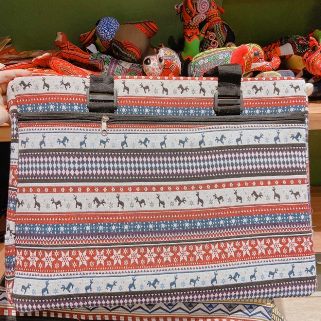 Vali thổ cẩm size đại 35x50