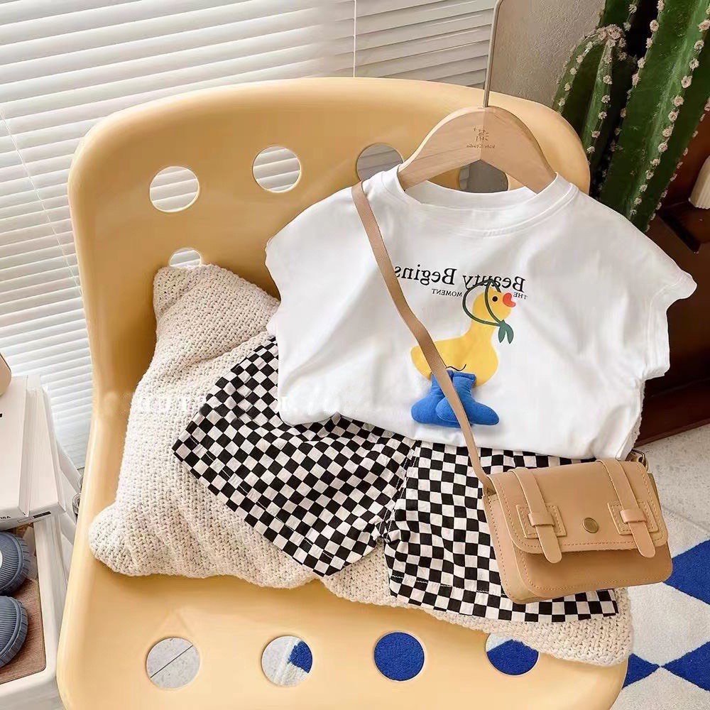 Bộ Quần Áo Cộc Tay Hình Vịt Ngộ Nghĩnh Chất Vải Thoáng Mát Cho Co Dã 4 Chiều Cho Bé Từ 7-37Kg Ken Store