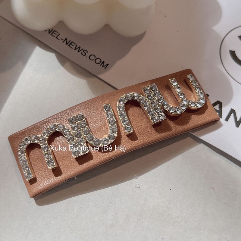 Kẹp Tóc Nữ Gắn Đá Chữ MIU Thương Hiệu Cao Cấp