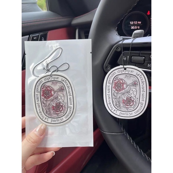 Lá thơm treo xe khử mùi xe hơi