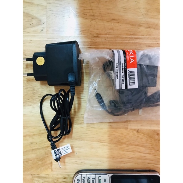 Sạc chân kim NOKIA 1280 2700...chất lượng tốt cao su dày dặn chất lượng tốt.