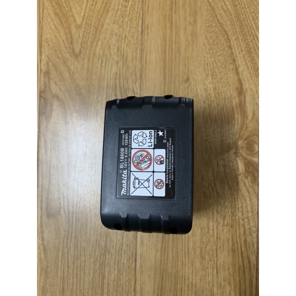 Vỏ Pin Makita loại đẹp có tem đít sạc araptor có báo pin