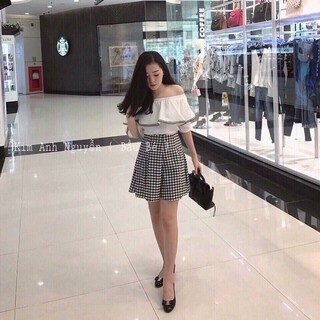 Áo trễ vai kèm chân váy caro