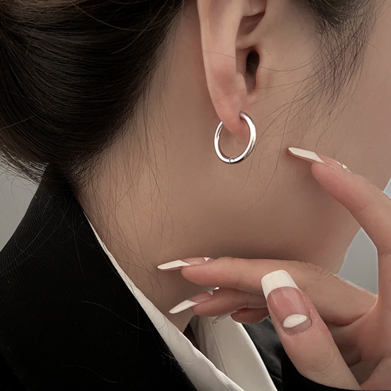 Đôi khuyên tai tròn phong cách Hàn Quốc cá tính dành cho nữ