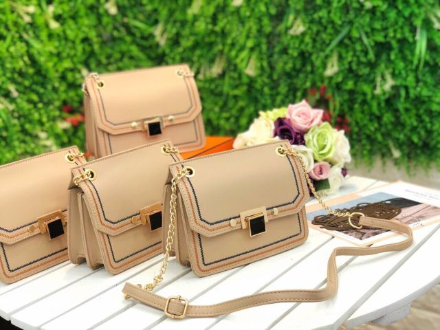 TÚI XÁCH KHÓA VUÔNG