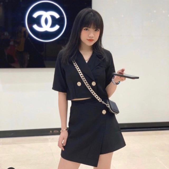 SET SOMI CROPTOP NÚT KÈM QUẦN VÁY ĐEN