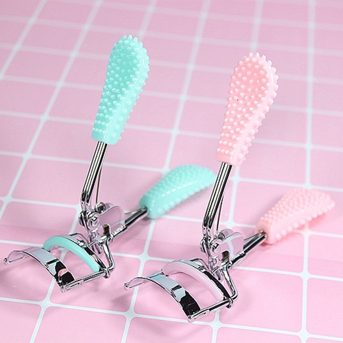 Kẹp mi Yizhilian 7020 nội địa Trung có lớp đệm silicone mềm mịn bấm mi cong tự nhiên