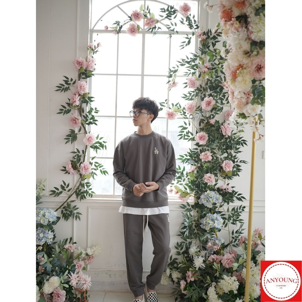 Bộ Nỉ nam nữ ANYOUNG Bộ quần áo thể thao thêu chữ LA chất nỉ da cá dày dặn trẻ trung năng động