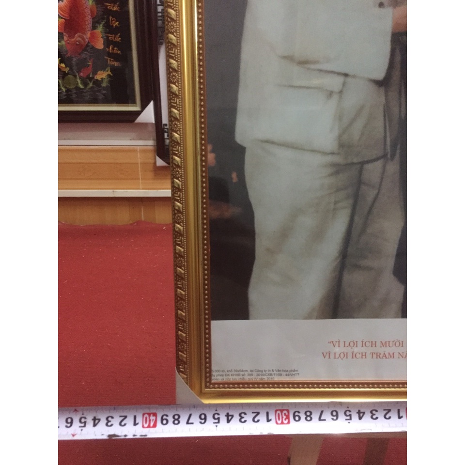Khung ảnh Bác Hồ quàng khăn đỏ