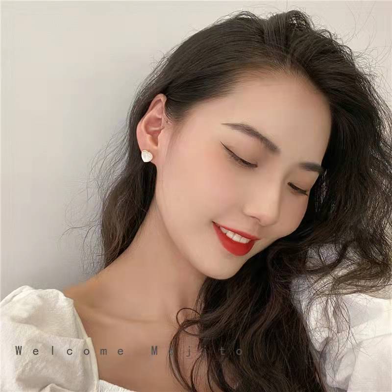 Khuyên tai đinh tán hình trái tim phối đá pha lê nhân tạo phong cách Phnom Penh đơn giản dành cho bạn nữ