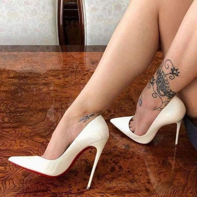 Cao gót đế đỏ màu trắng bóng  mũi nhọn 9-10-11-12p | BigBuy360 - bigbuy360.vn