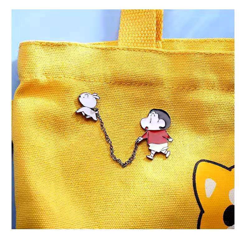 Huy Hiệu Cài Áo Hoạt Hình Shin-Chan Dễ Thương