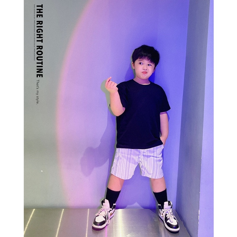 Quần short kẻ sọc co giãn bé trai