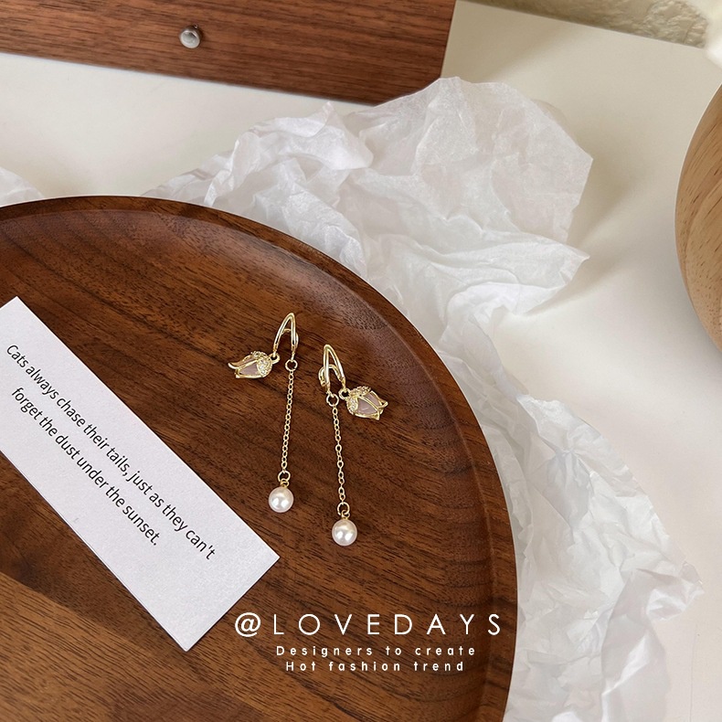 Khuyên Tai Tua Rua Dáng Dài Đính Hạt Ngọc Trai Hình Hoa Tulip Hồng Thiết Kế Nhỏ Phong Cách Hàn Quốc 2022