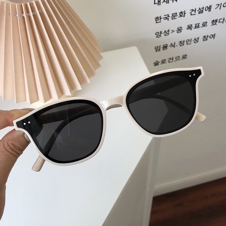 Mắt Kính Mát Form tròn 2 Chấm Chống Tia UV Thời Trang Sang Chảnh - Hata24h