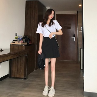 Chân váy xếp ly chéo kiểu