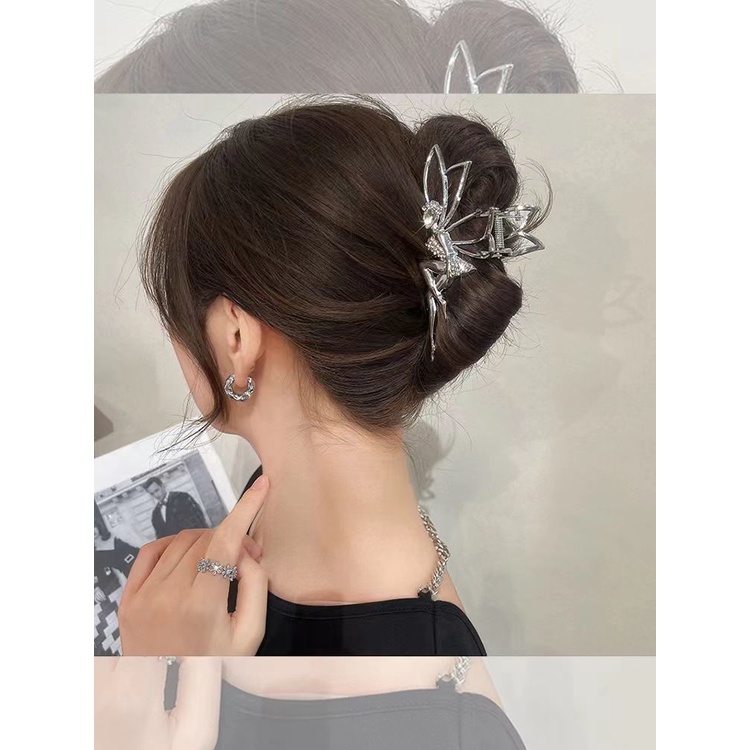 Kẹp Tóc Hình Cá Mập Bằng Kim Loại Màu Bạc Sang Trọng