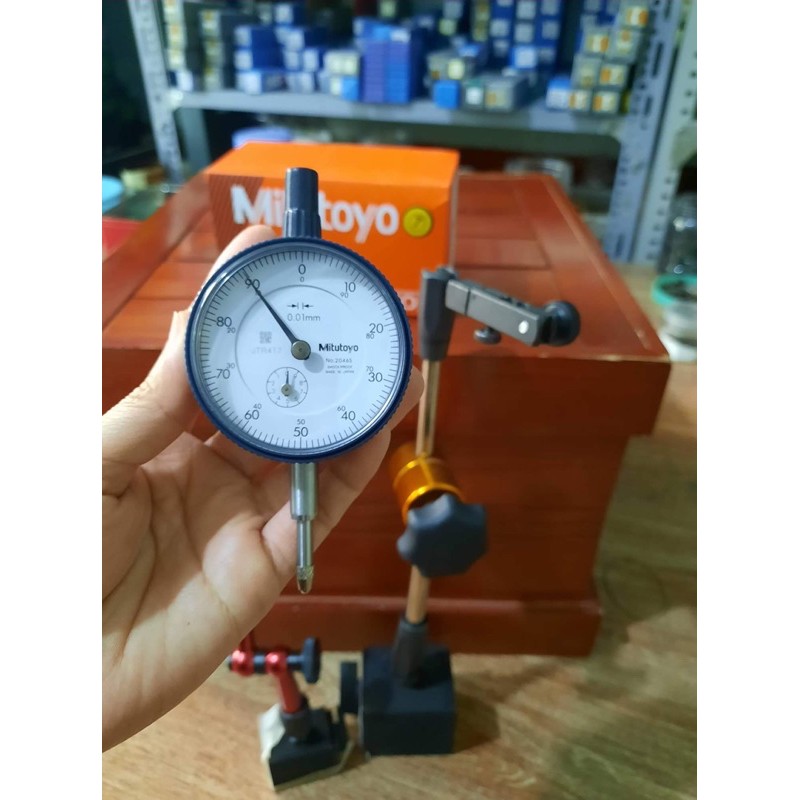 đồng hồ so chân thụt