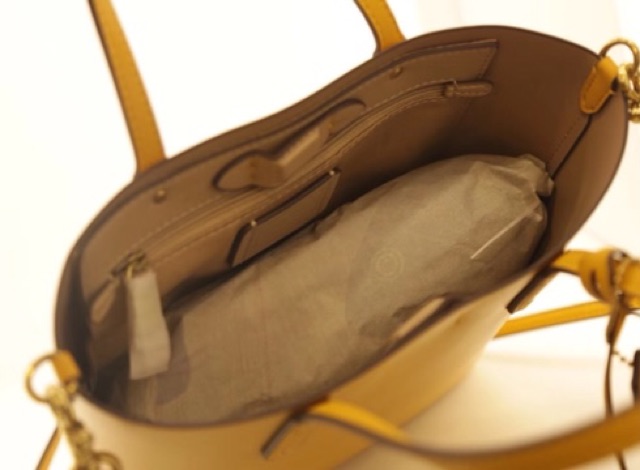 Túi tote công sở — màu vàng