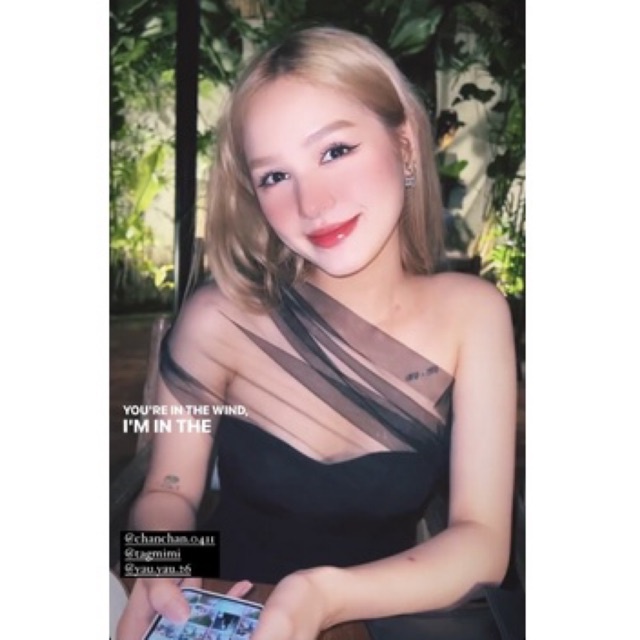 Áo Xoè Chít eo lưới chéo vai - LILY TOP