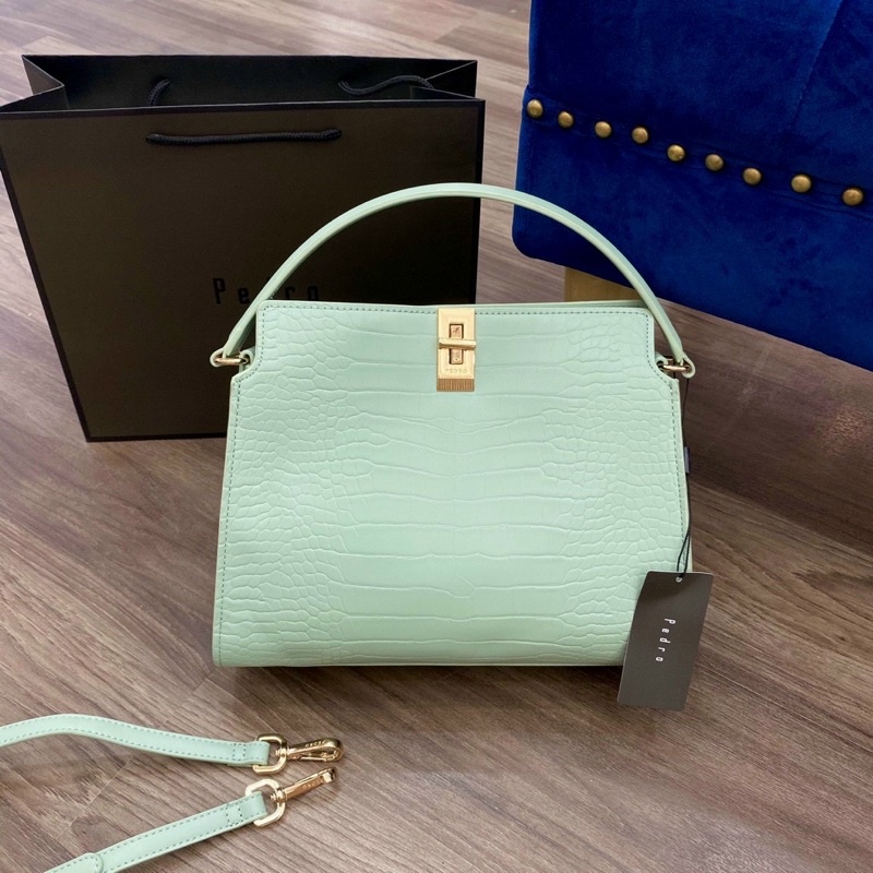 PEDRO NEW NEW !!!  PW2-56610013  Kiểu túi xách tay nữ mang phong cách giản dị ,tinh tế