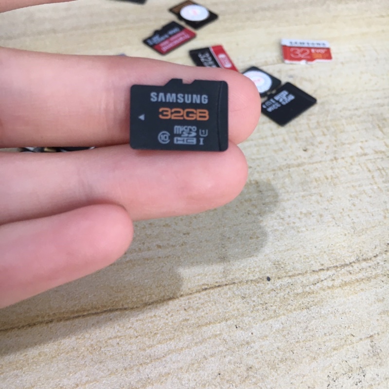 Thẻ Nhớ Micro SD 32GB .