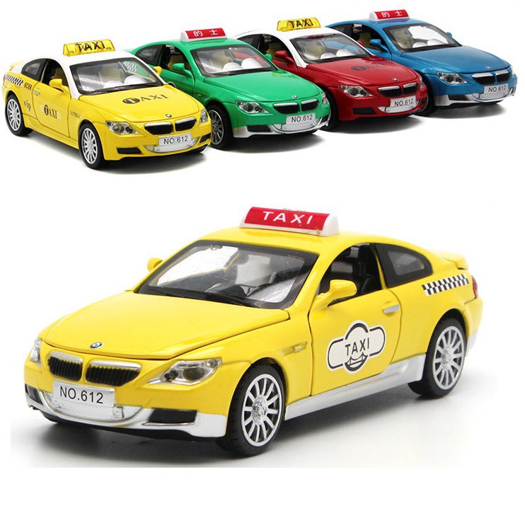 Ô tô taxi đồ chơi trẻ em xe bằng sắt chạy cót có âm thanh và đèn mở được cửa xe