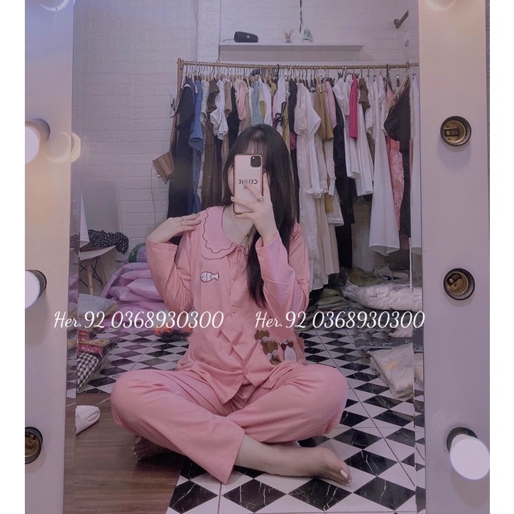 Bộ bầu và sau sinh hoạ tiết cá thêu