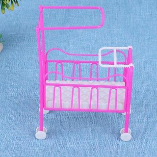 Giường em bé cho nhà búp bê