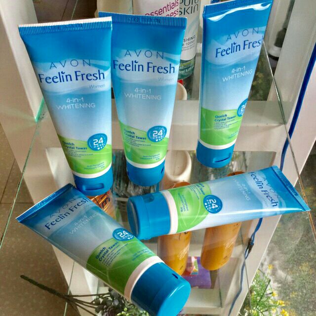 Kem khử mùi trắng da vùng nách Avon Feelin Fresh Women 4-in-1 Whitening - 60g