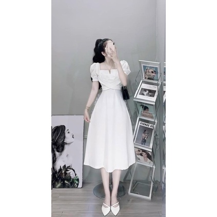 Đầm midi xanh bơ cổ vuông tay phồng chéo ngực dây vai