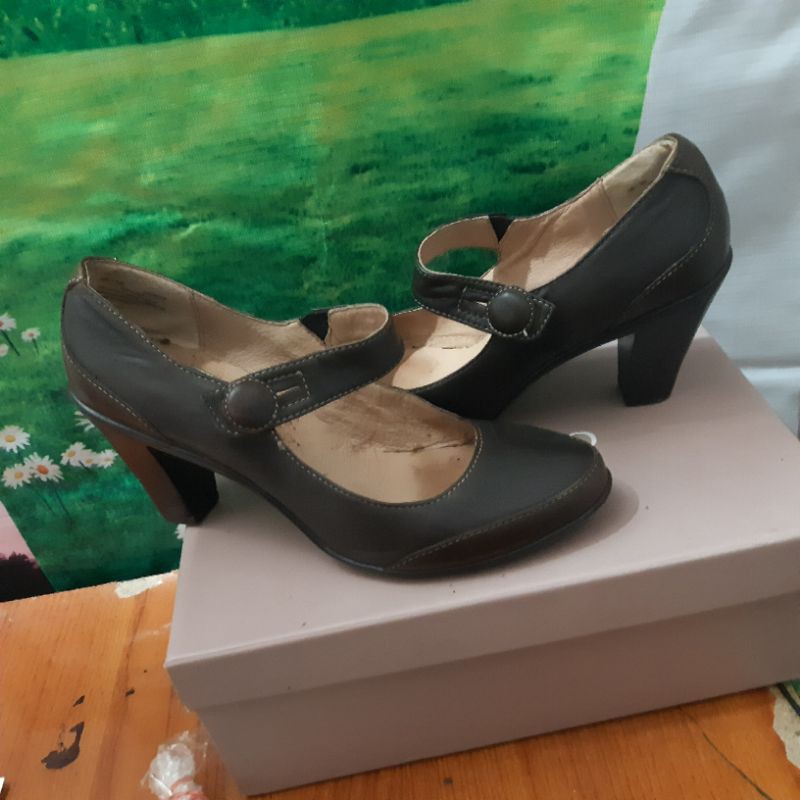 Giày si size 38, 38.5 hiệu hush puppies
