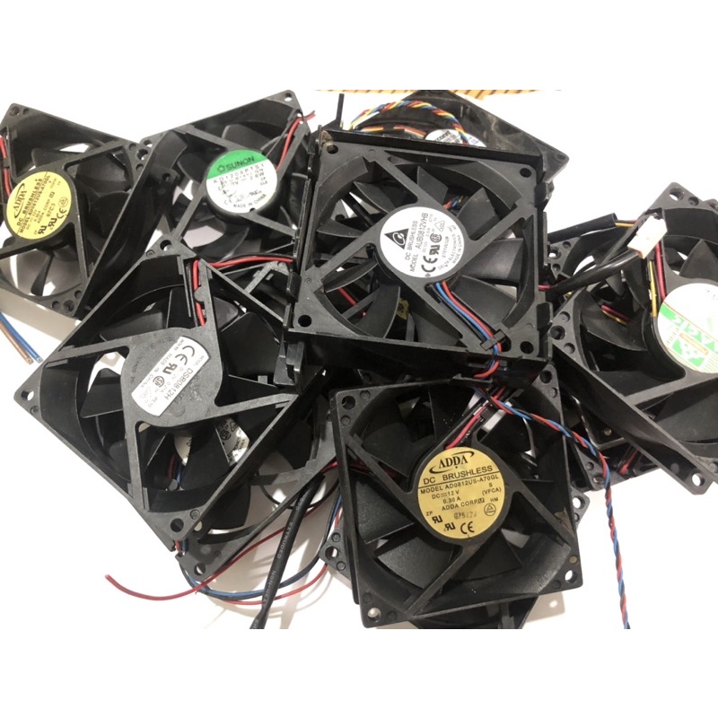 Fan 8cm 12V 0.2-0.3A giao ngẫu nhiên