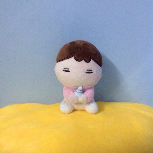 KEYRING DOLL KAI EXO CẦM BÌNH SỮA